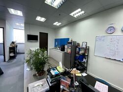 One Pemimpin (D20), Factory #588624671